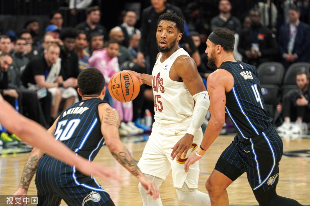 更在场下体 更在场下体